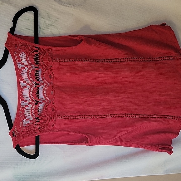 Red crochet detail tank top - Picture 5 of 5